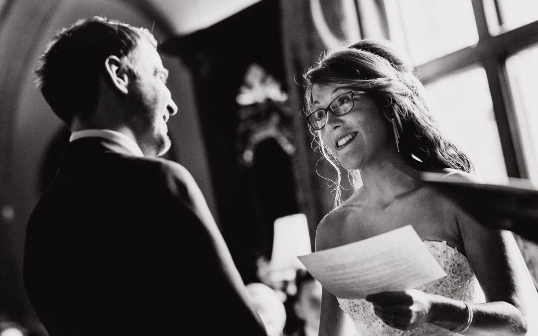 8 great top tips on writing wedding vows