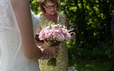 A Wedding Celebrant: 4 Easy Reasons Why You Should NOT Use One