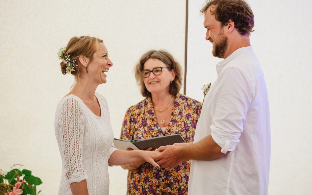 YOUR LOVE STORY – HOW TO SHARE IT ON YOUR WEDDING DAY
